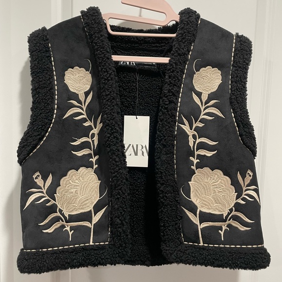 Zara Black Sherpa Suede Vest Embroidered floral boho Shearling - Picture 8 of 10